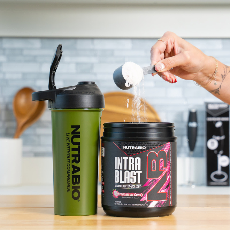 NutraBio, Intra Blast, усовершенствованная добавка во время тренировки, со вкусом питахайи, 722 г (1,59 фунта)