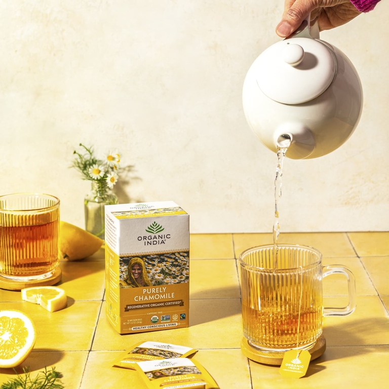 Organic India, чай с ромашкой, без кофеина, 18 пакетиков для заваривания, 28,8 г (1,02 унции)
