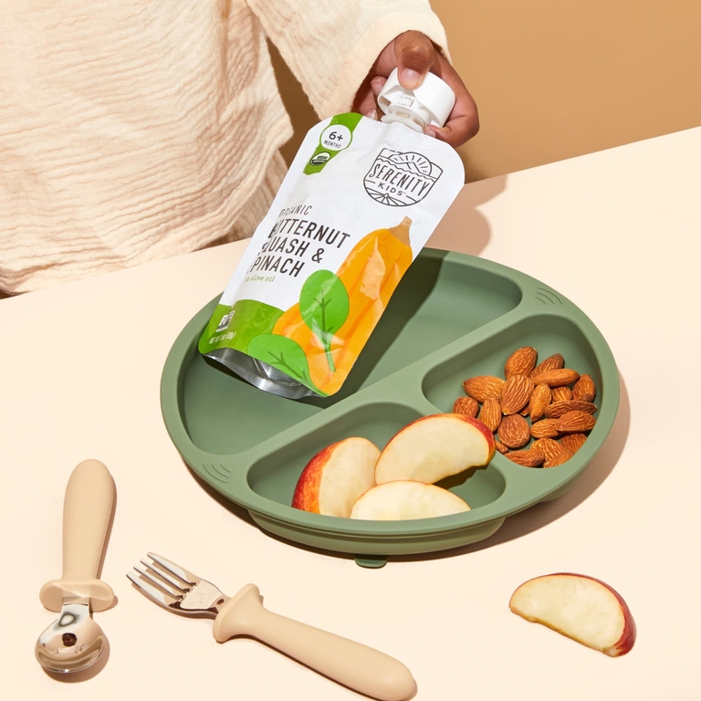 Serenity Kids, органическая мускатная тыква и шпинат с оливковым маслом, для детей от 6 месяцев, 6 паучей по 99 г (3,5 унции)