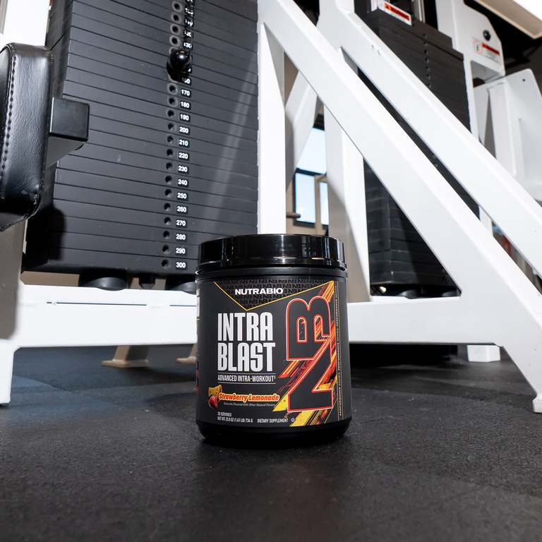 NutraBio, Intra Blast, усовершенствованная добавка для тренировок, со вкусом клубничного лимонада, 734 г (1,61 фунта)